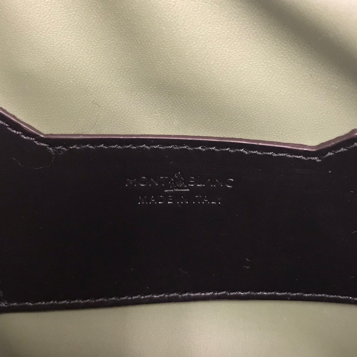 レザーショルダーバッグ