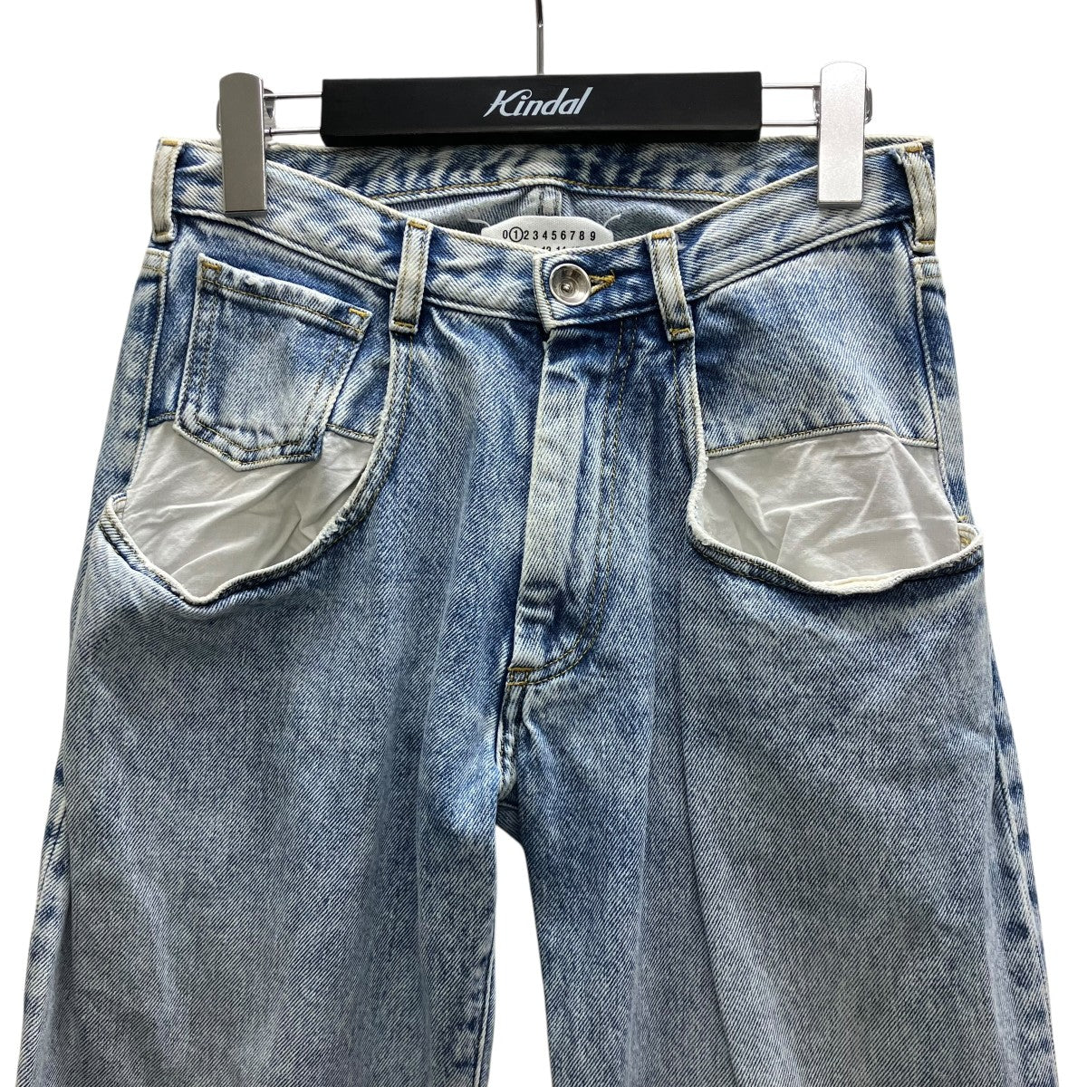 デニムパンツ
