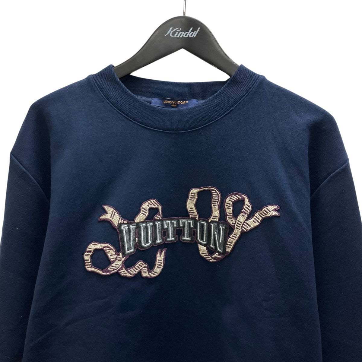 LOUIS VUITTON SS25 Blue Ribbon Patch Embroidered logo Crew 刺繍スウェット 古着・中古-3枚目のアイテム画像