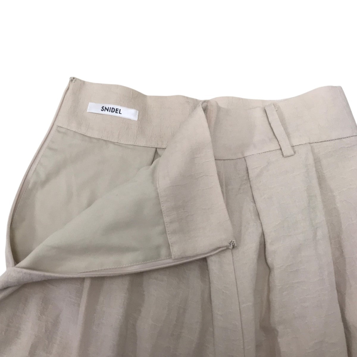 Snidel ベルティッドタックスカート 古着・中古-4枚目のアイテム画像