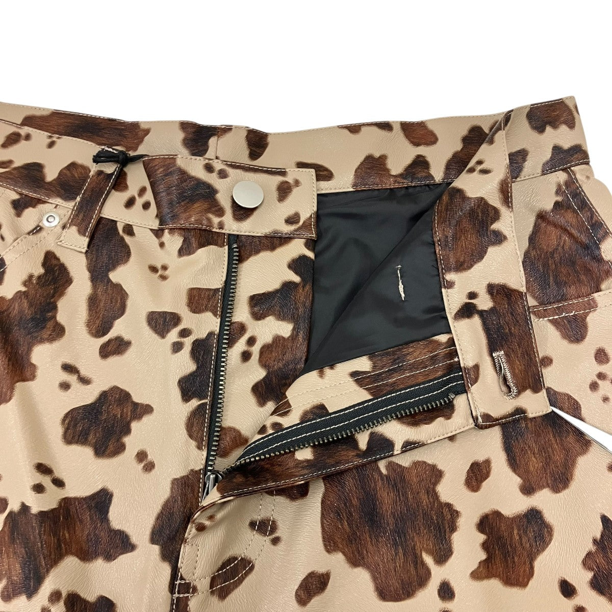 FAUX LEATHER HORSE DOUBLE KNEE SHORTS   HORSE ショートパンツ