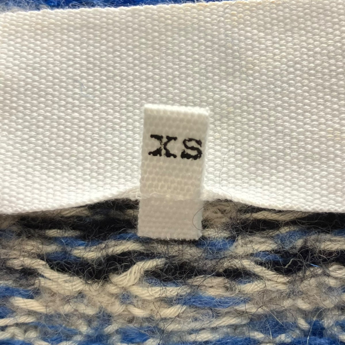 ダメージ加工ニット
