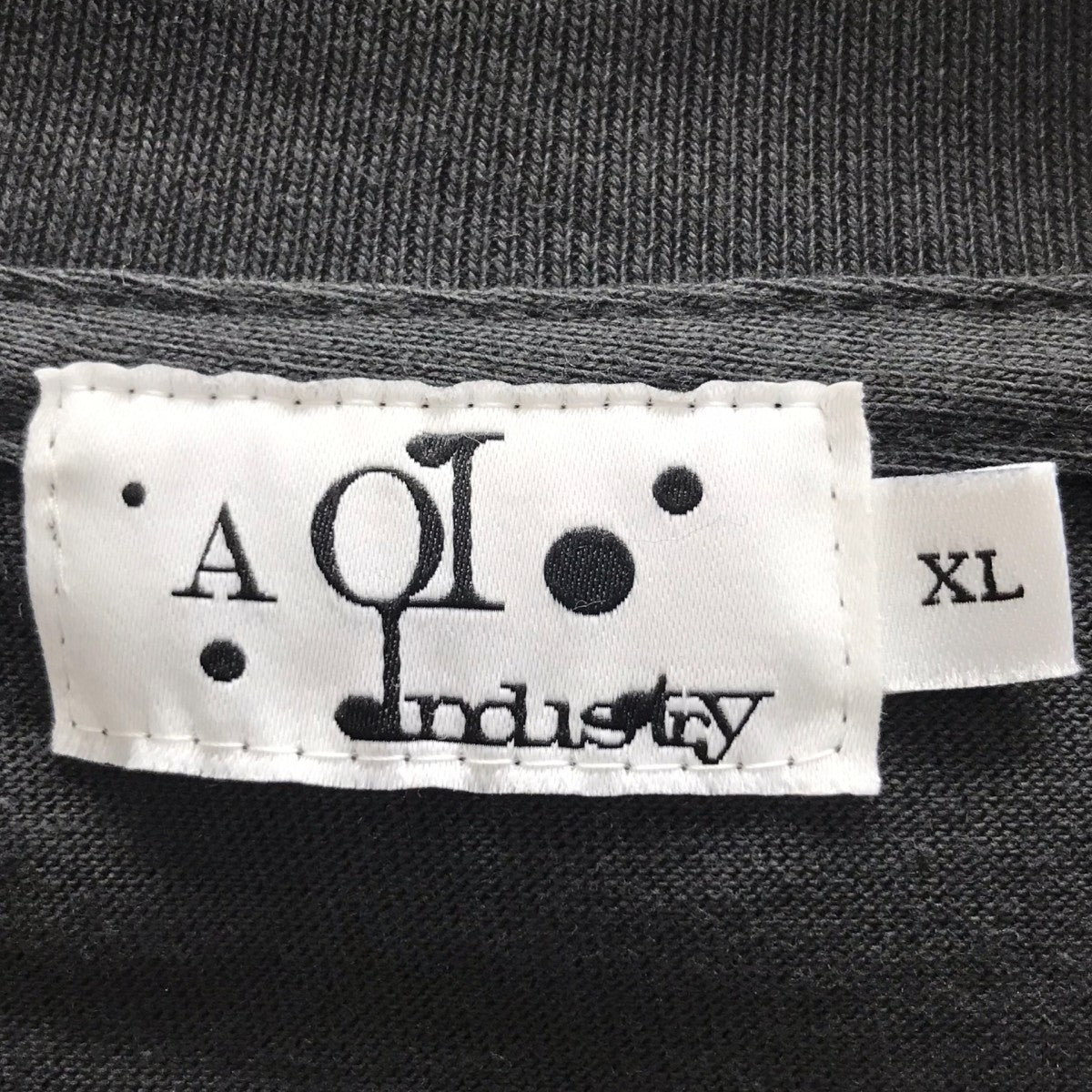 ロゴ刺繍Tシャツ