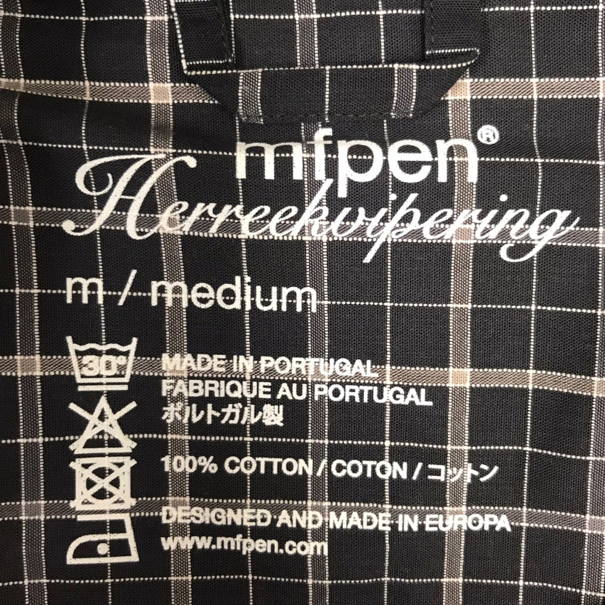 チェックシャツ