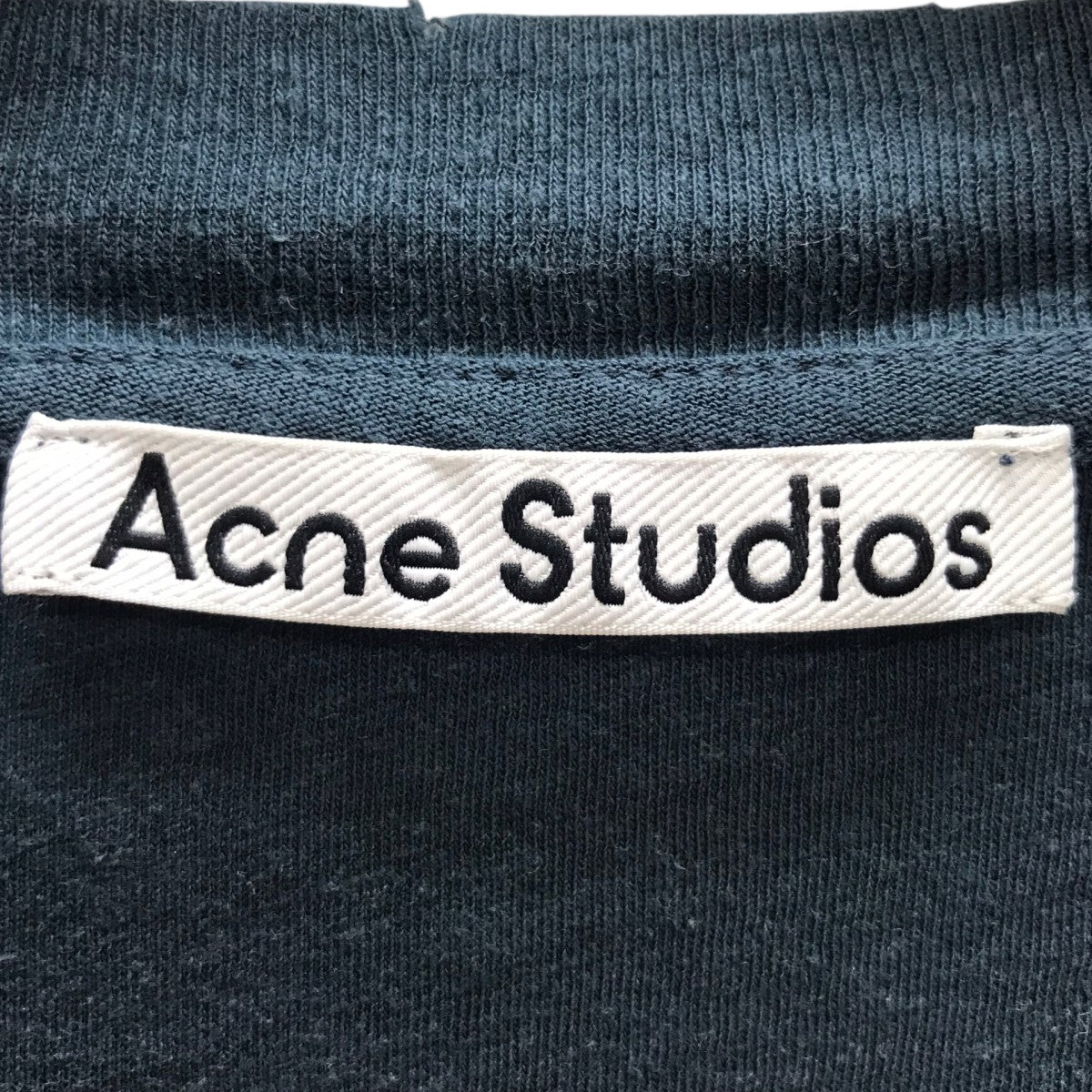 スプレー加工ロゴTシャツ