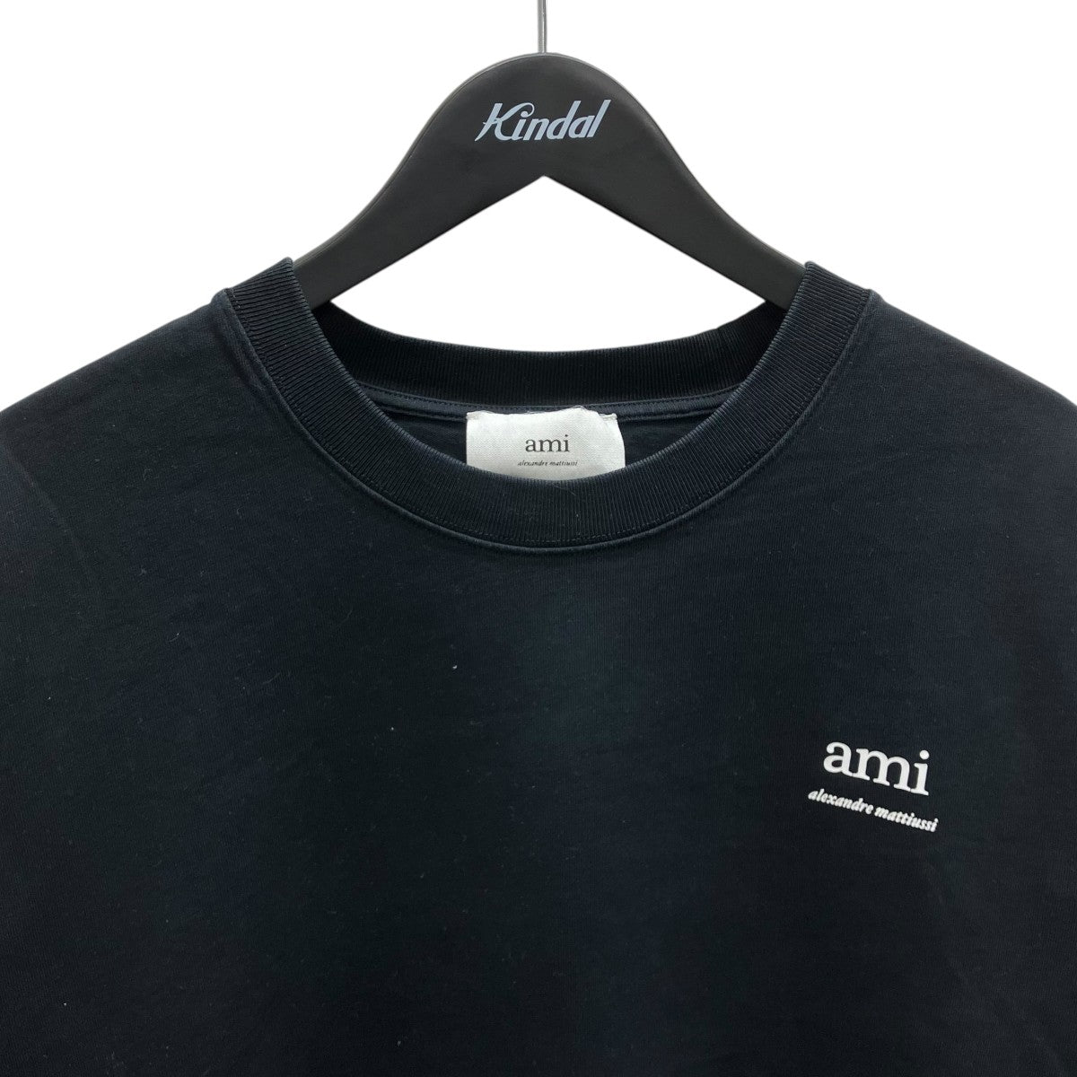 胸プリントTシャツ