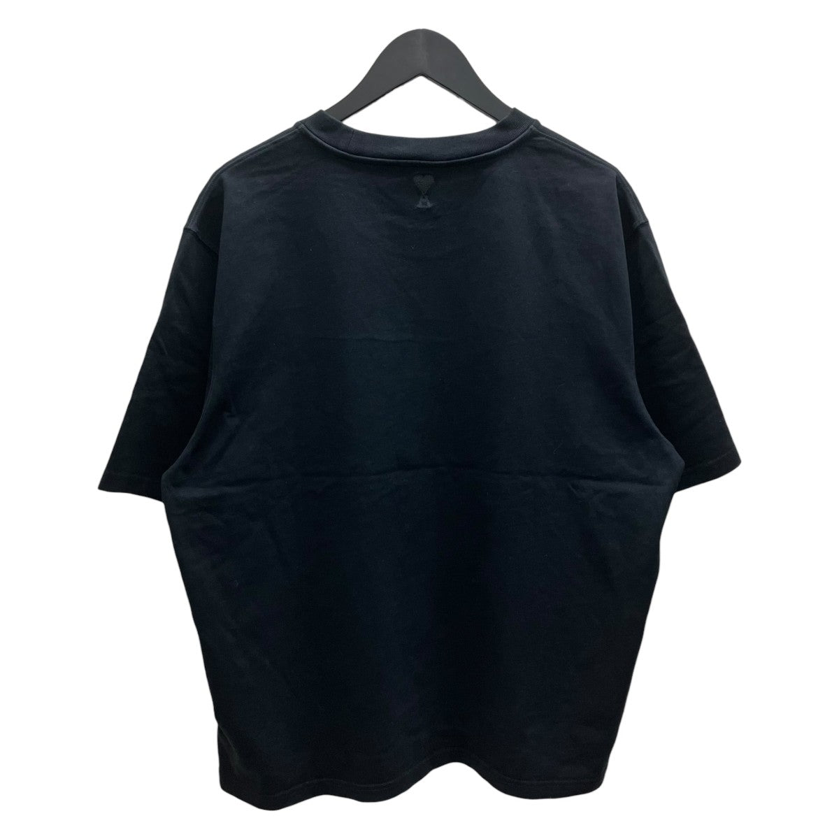 胸プリントTシャツ