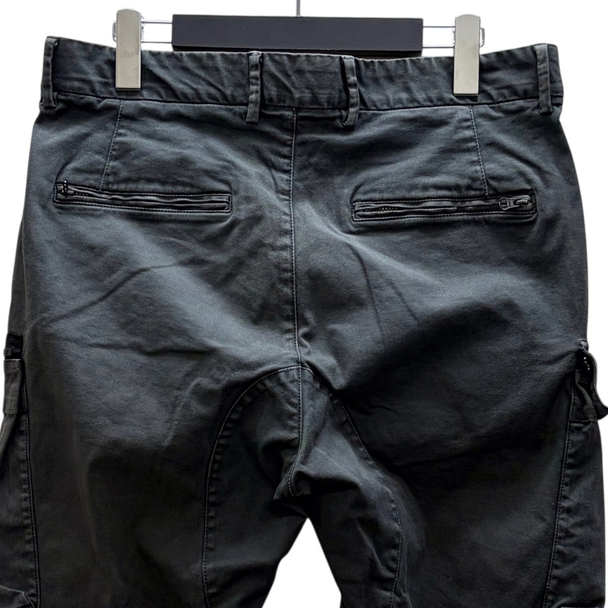 カーゴパンツ