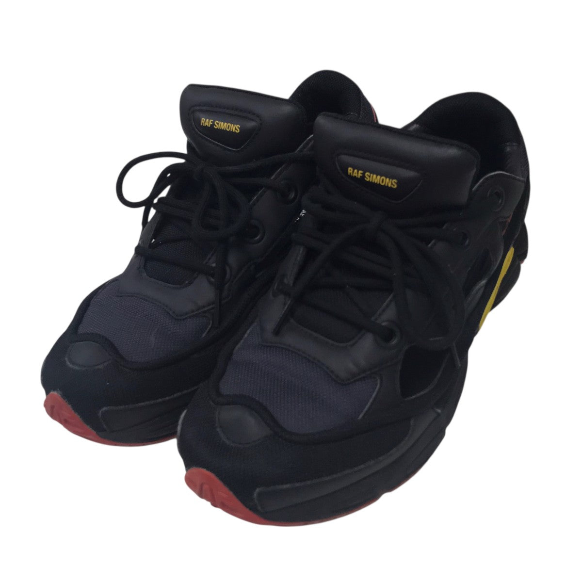 Ozweego Replicant Belgium Core Black Night Greyローカットスニーカー