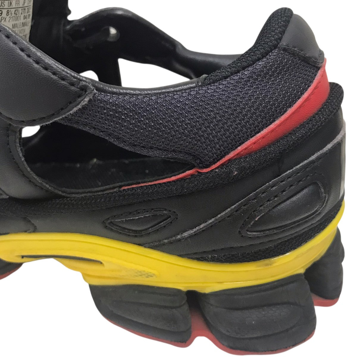 Ozweego Replicant Belgium Core Black Night Greyローカットスニーカー