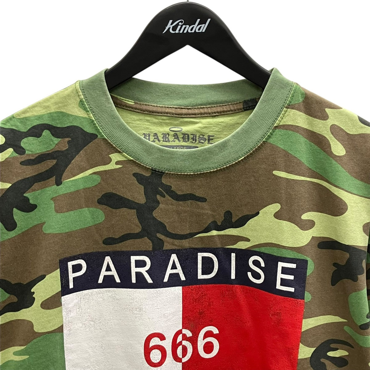 カモ柄シャツ
