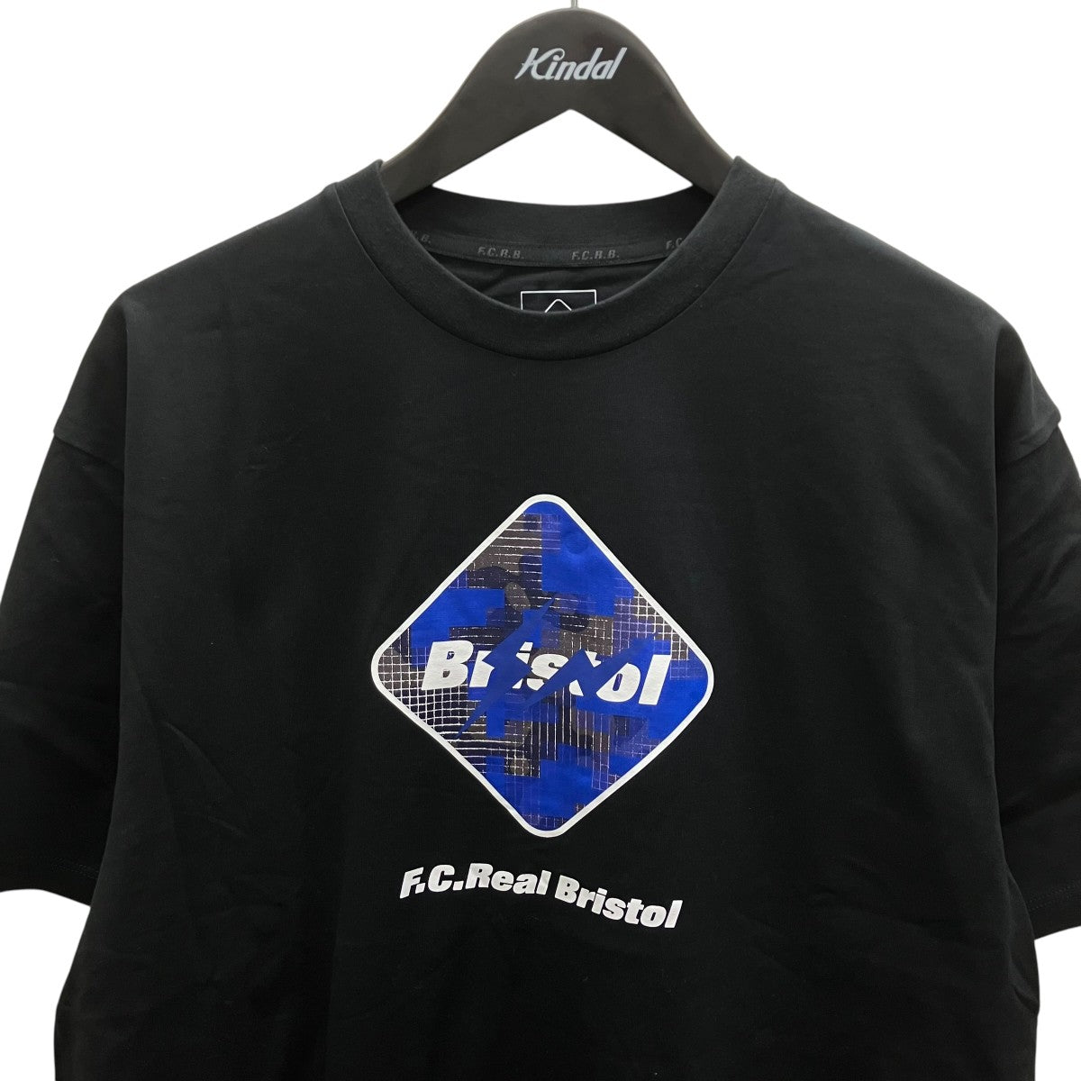 F．C．R．B．×FRAGMENT DESIGN CAMOUFLAGE EMBLEM TEE プリントTシャツ