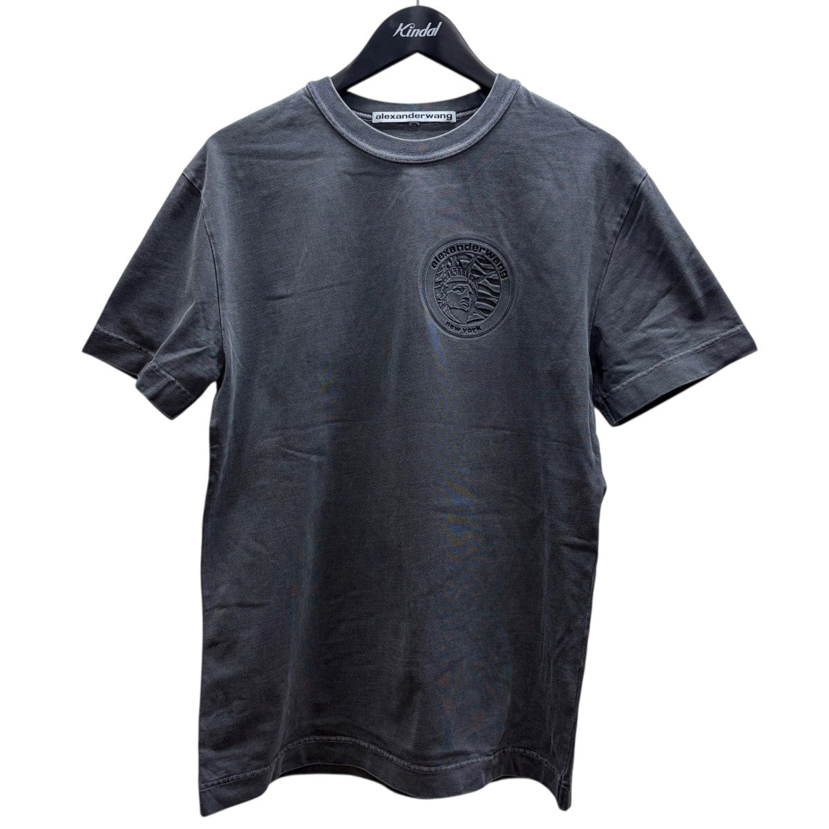 胸ロゴTシャツ