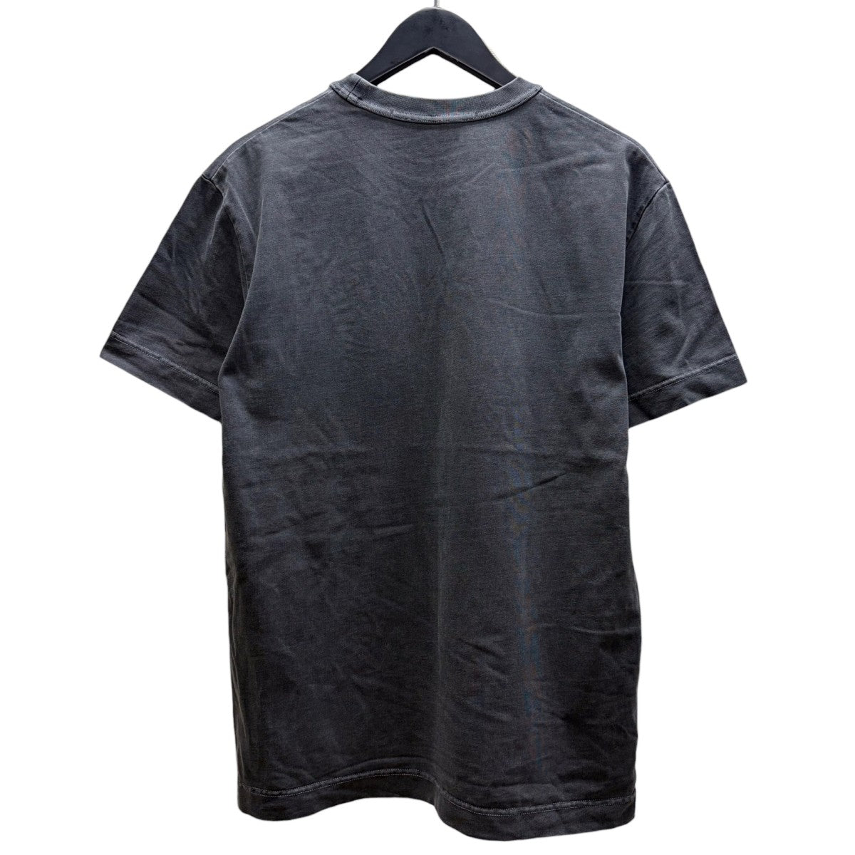 胸ロゴTシャツ
