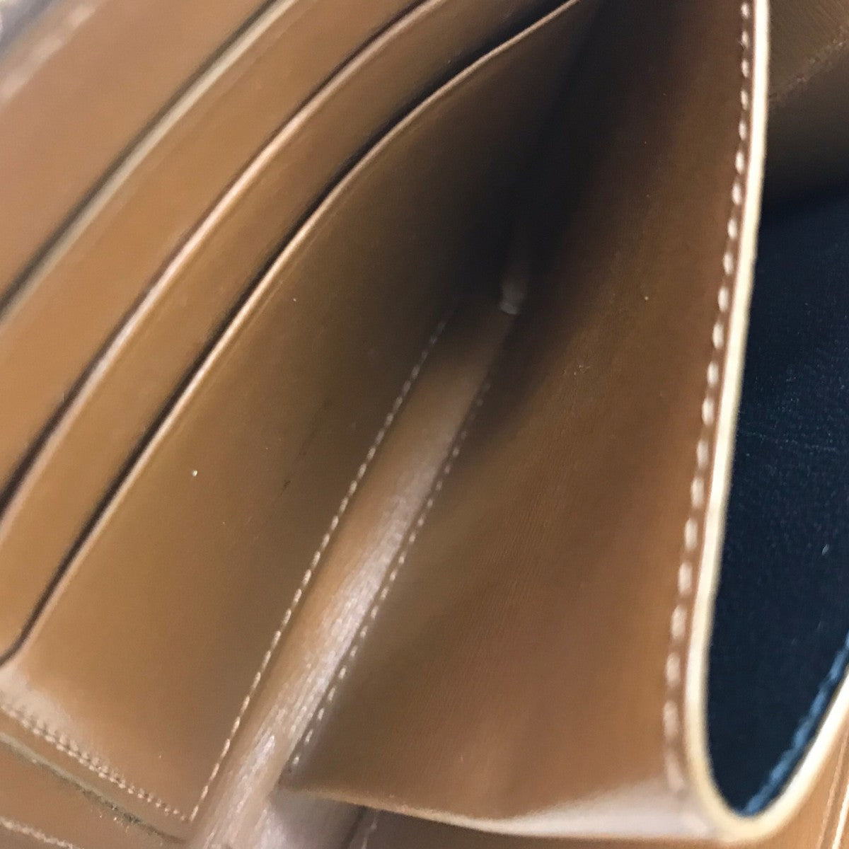 2つ折り財布