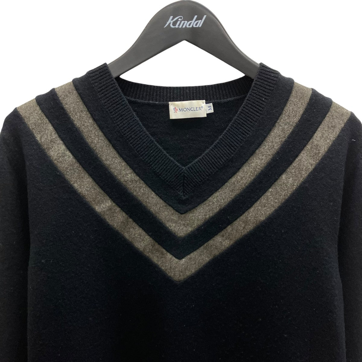 MAGLIONE SCOLLO Vネックニット