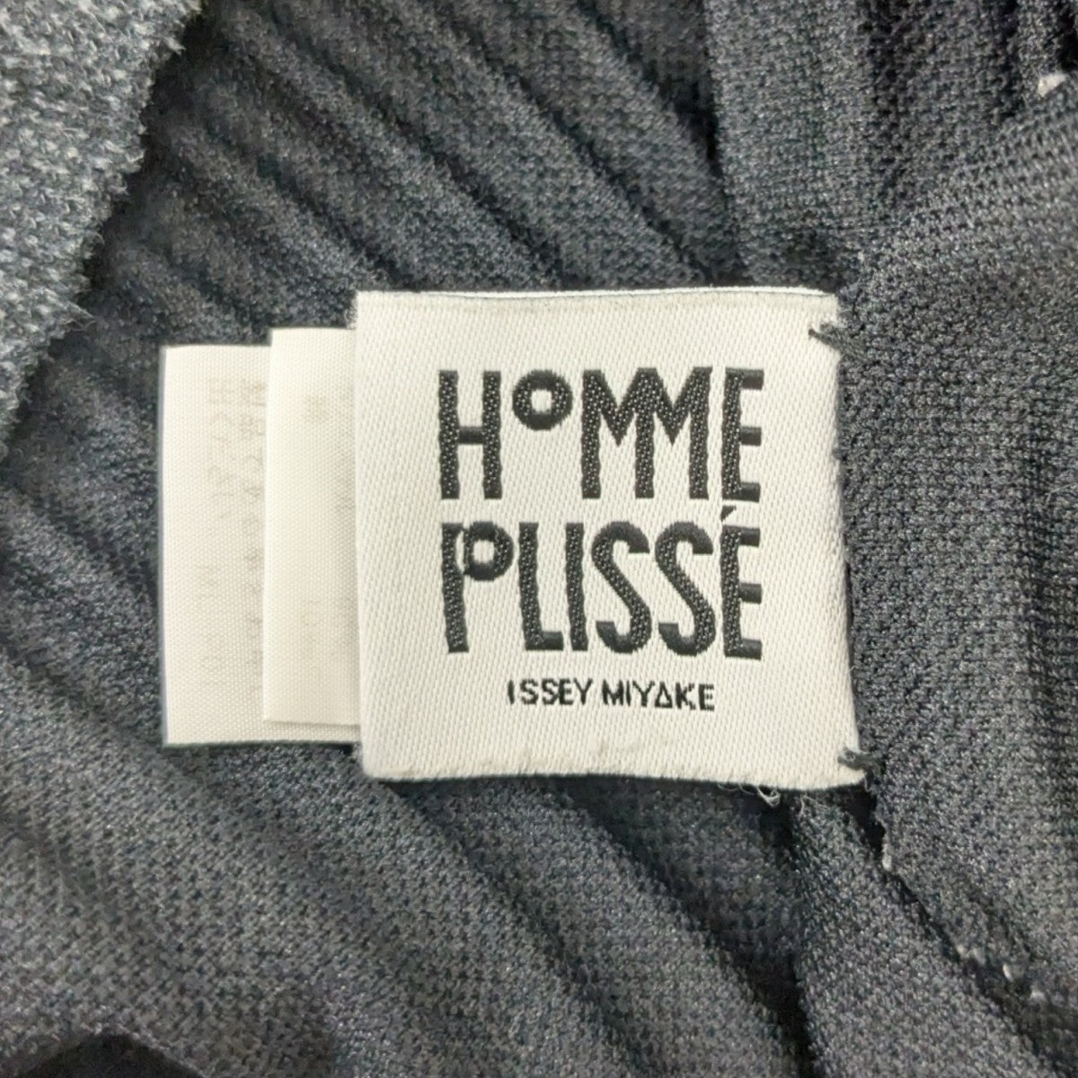 長袖プリーツTシャツ