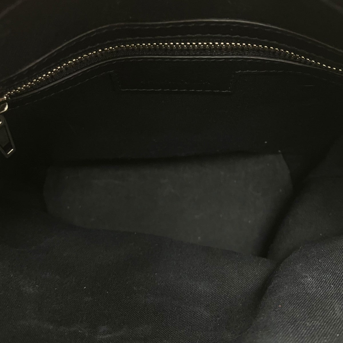 BALENCIAGA EMO BUCKET BAG ユーズド加工バケットバッグ 古着・中古-8枚目のアイテム画像