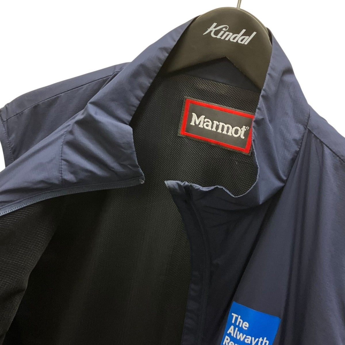 Light Serve Vest ナイロンベスト
