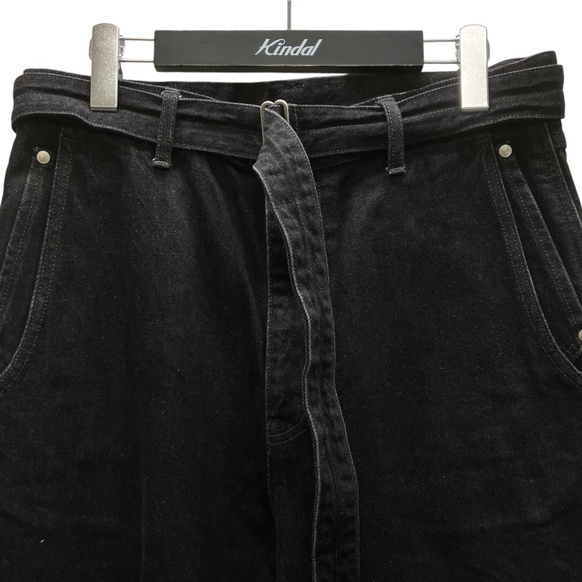 ベルテッドデニムパンツ