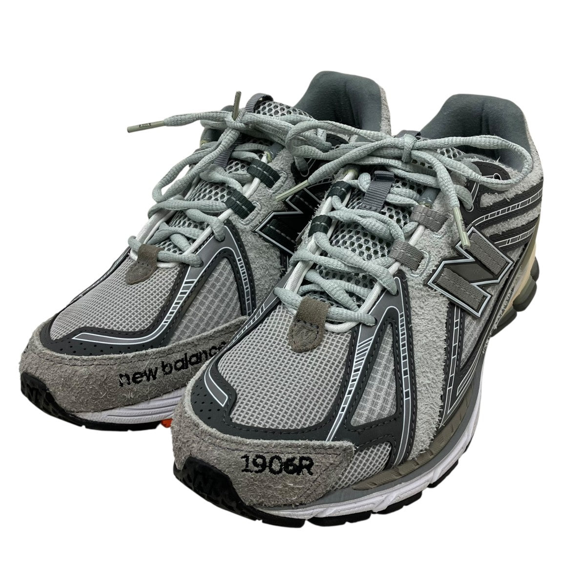 1906R Gray ローカットスニーカー