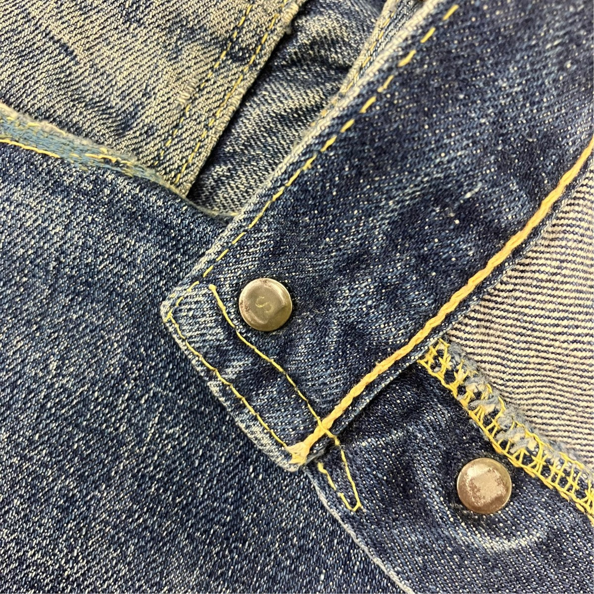デニムパンツ