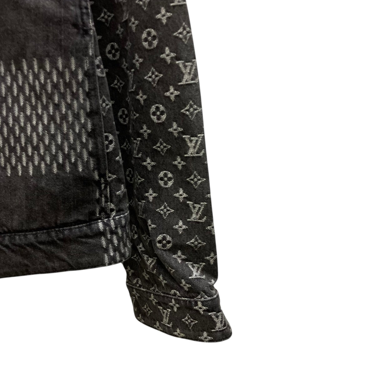 LOUIS VUITTON×NIGO ジャイアントダミエ ウェーブス モノグラム デニムジャケット 古着・中古-4枚目のアイテム画像