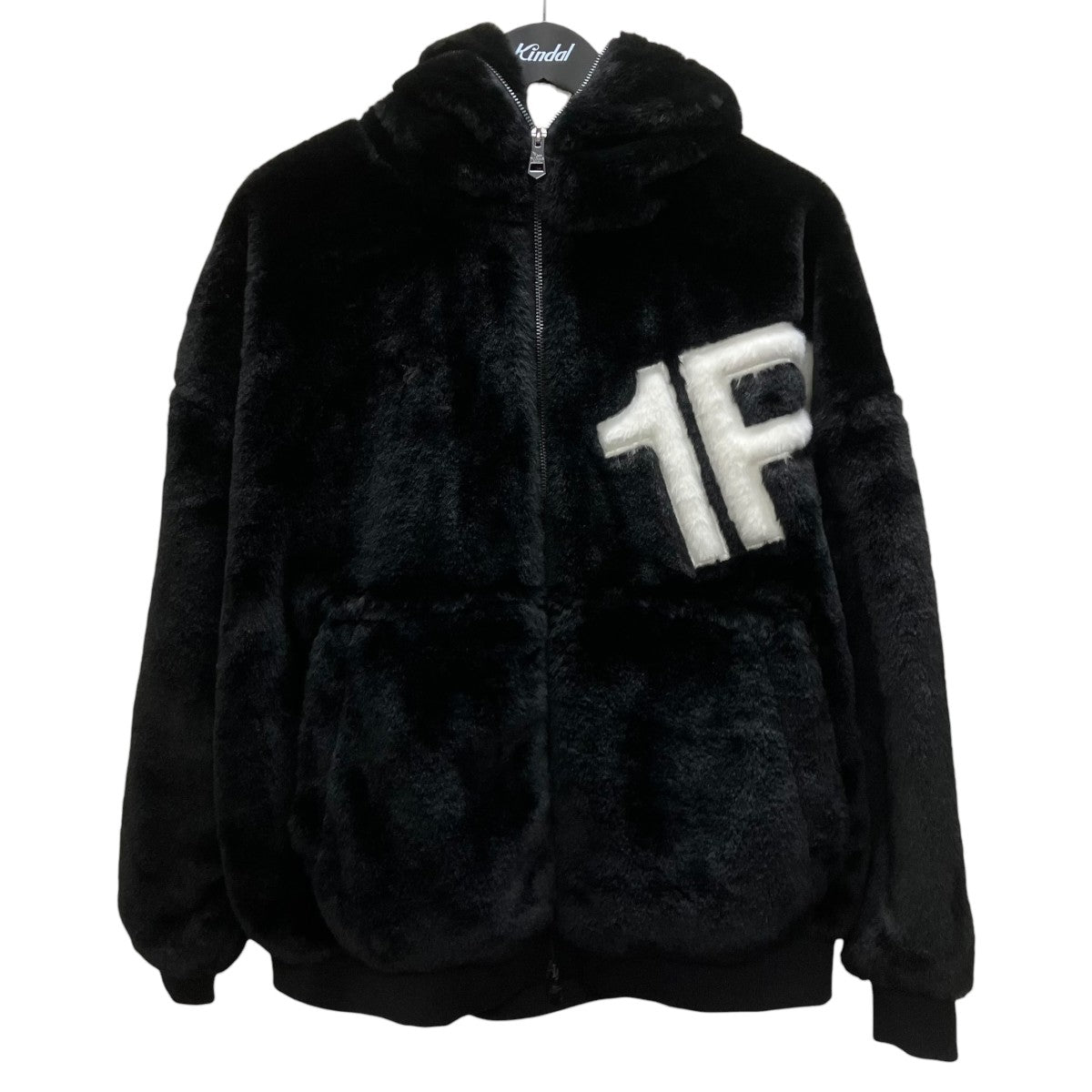 1piu1uguale3 relax フェイクファーロゴパーカー 古着・中古-1枚目のアイテム画像