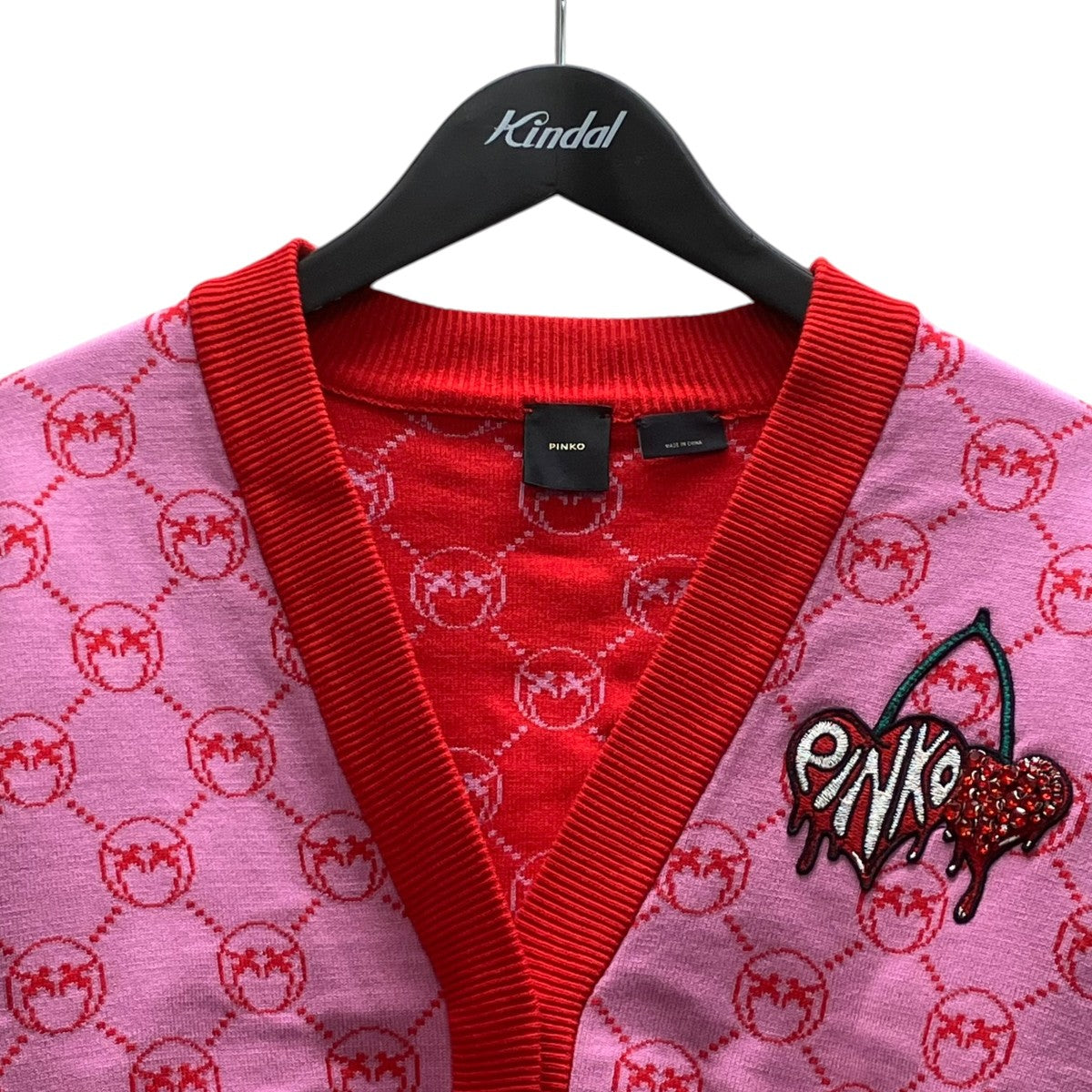 PINKO JACQUARD MONOGRAM ジャカードモノグラムVネックカーディガン 古着・中古-2枚目のアイテム画像