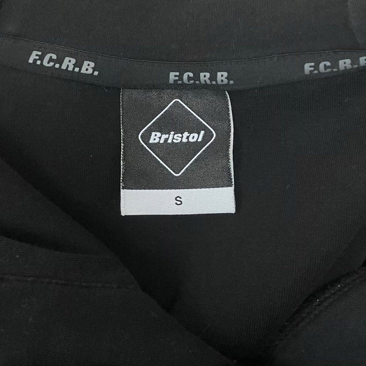 F．C．R．B． プルオーバーパーカー 古着・中古-4枚目のアイテム画像