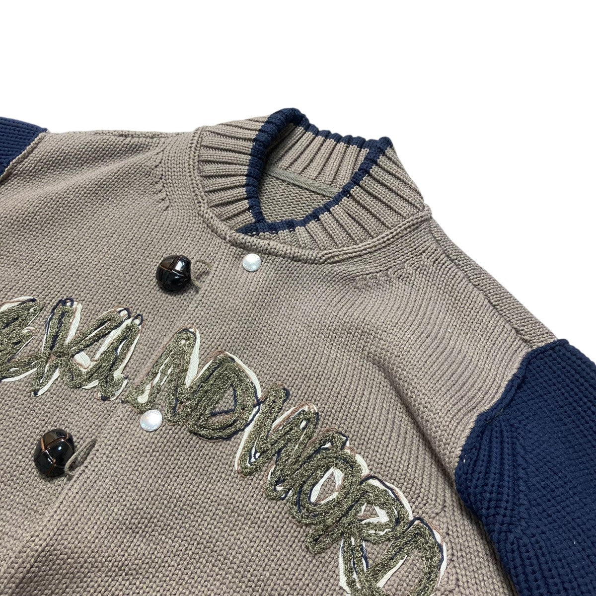 sacai サカイ 23ss　Eric Haze　スタジャン風ニットブルゾン sacai(サカイ) 23SSEric Haze Code Embroidery Knit Blouson