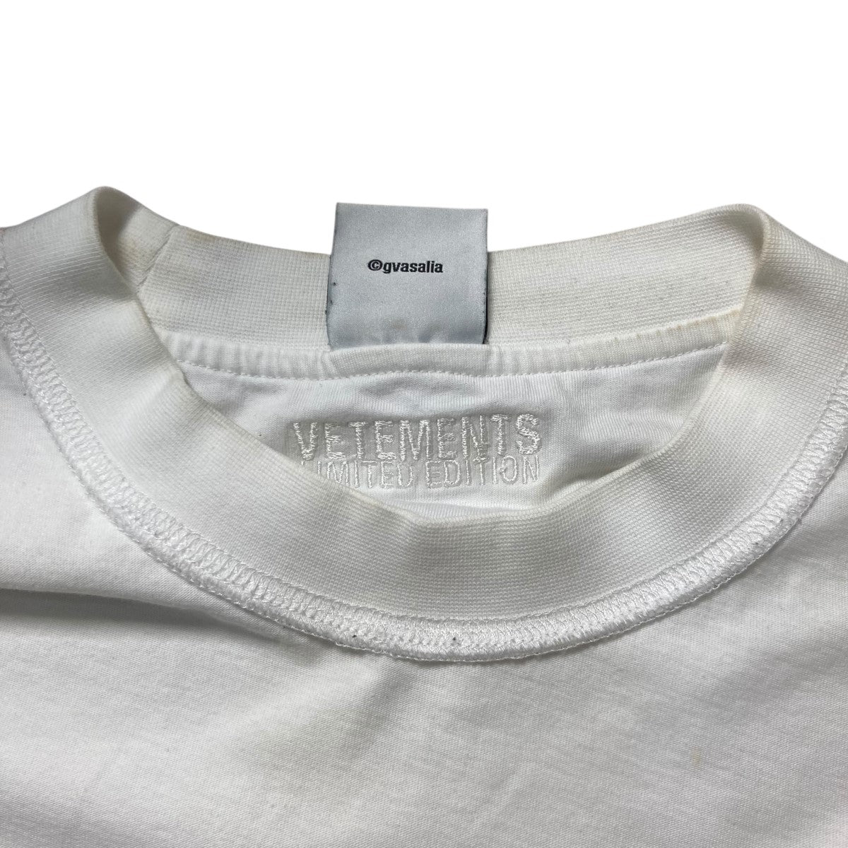 インサイドアウトエンブロイダリーロゴTシャツクルーネックTシャツUE64TR600WW