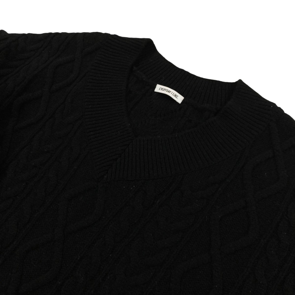 【値下げ】Deuxieme Classe 21AW Cable Vネックプルオーバー ケーブルニット 21080500805030 ブラック サイズ：free (EC) Deuxieme Classe（ドゥーズィエムクラス）の「Cable Vネックプル