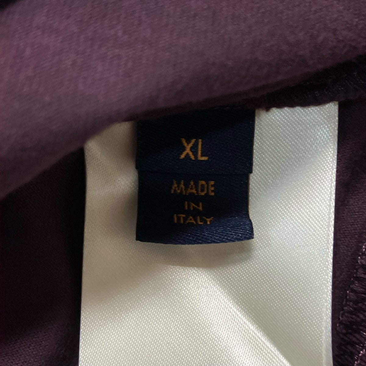 LOUIS VUITTON(ルイヴィトン) エンボスLVロゴTシャツ半袖TシャツRM232Q