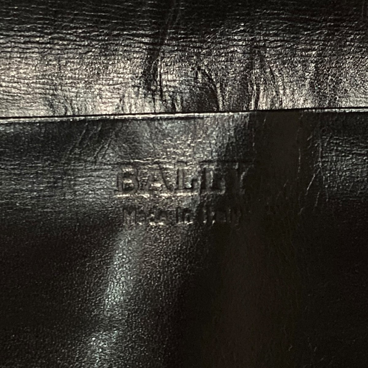 BALLY(バリー) クロコ型押し長財布 ブラック｜【公式】カインドオル