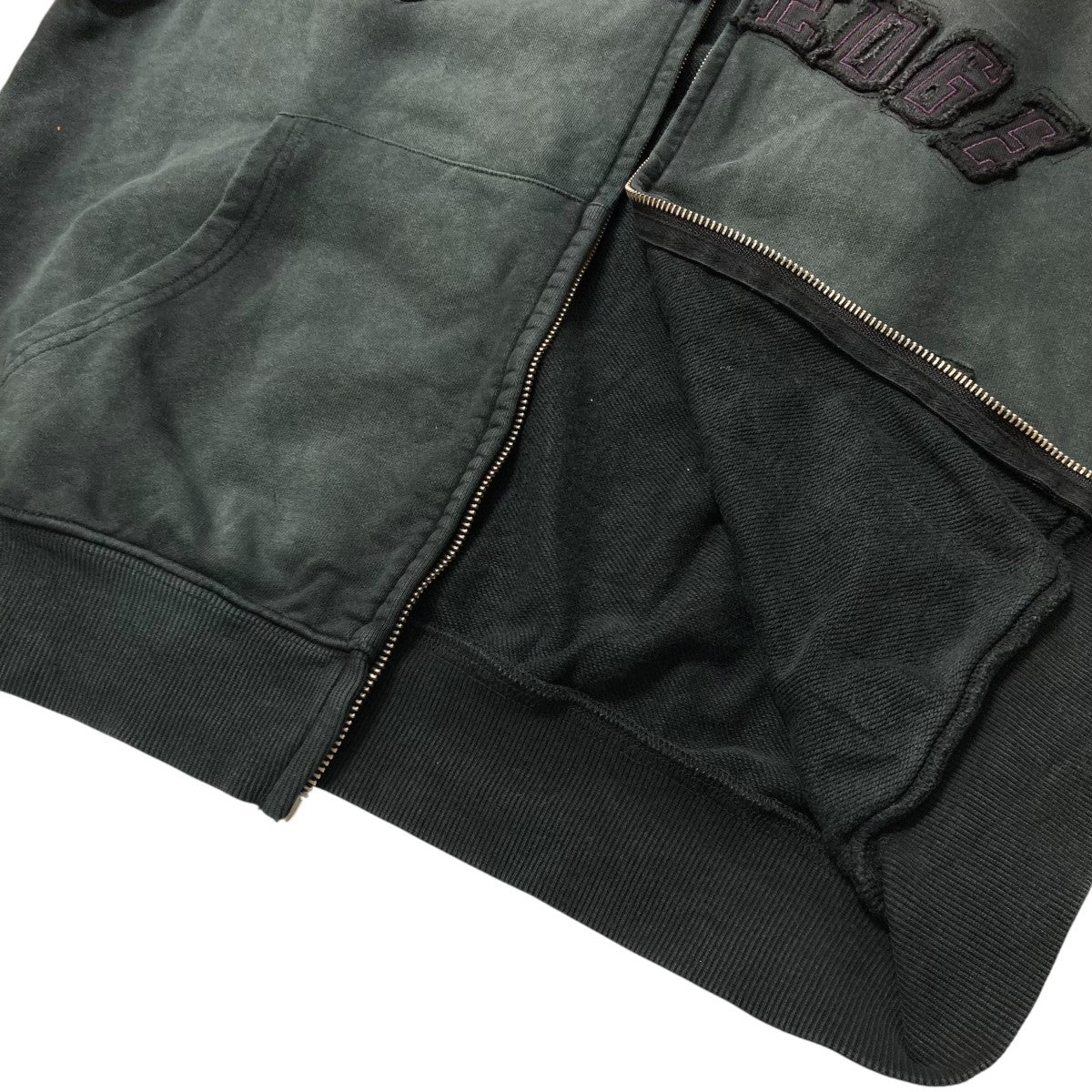 woke edge(ウォークエッジ) Faded Embroidery Zip Up Hoodieロゴ