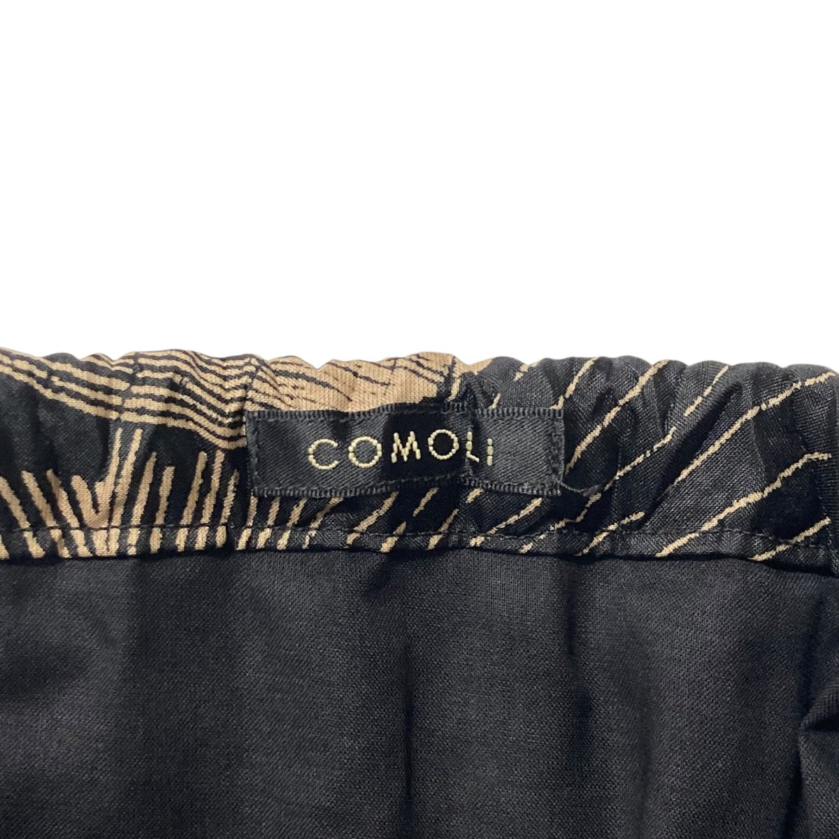 comoli 25ss シルクシェル ポーチ 新品未使用 COMOLI(コモリ) 25SSシルクシェルポーチ巾着 ブラック｜【公式