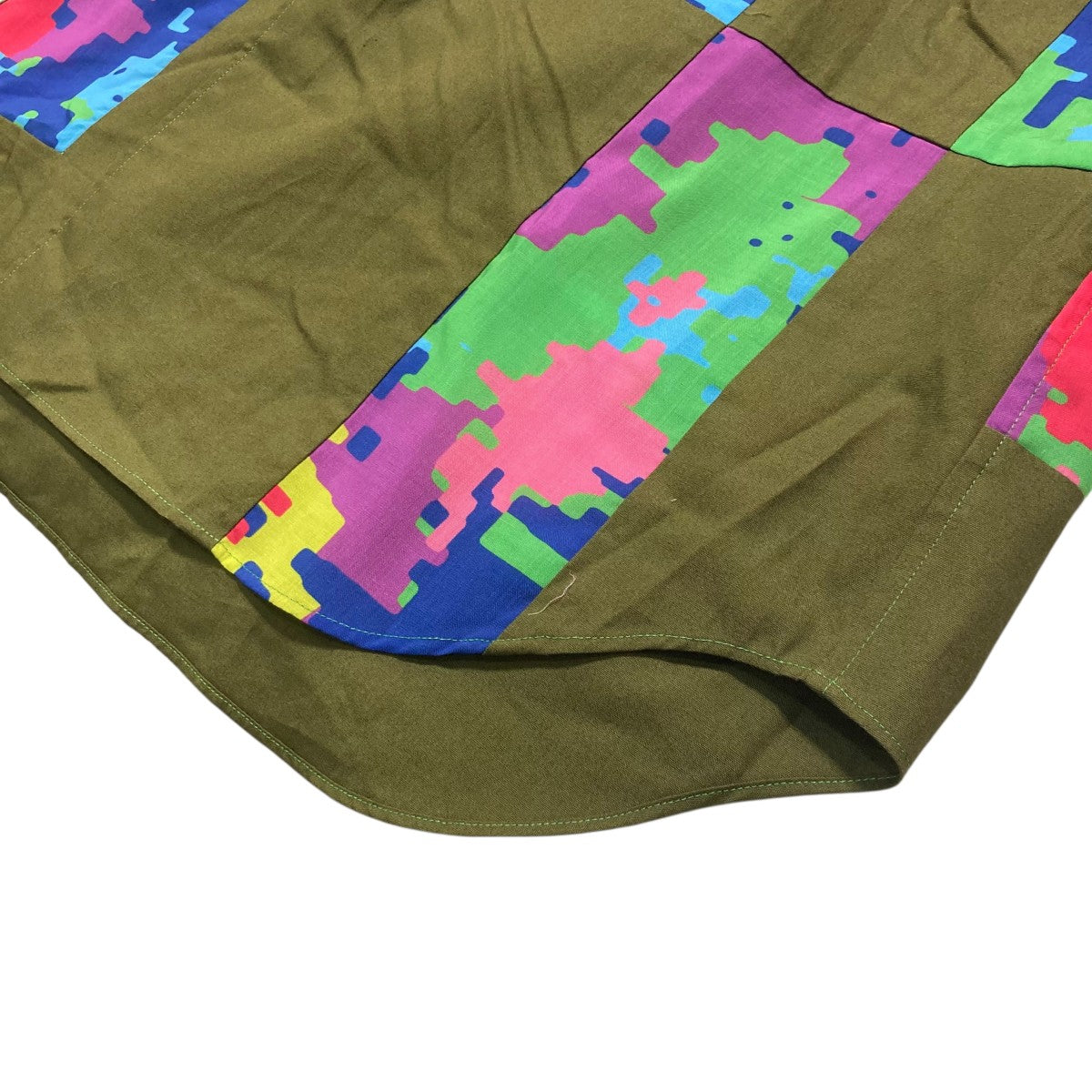 新品 コムデギャルソンオムプリュス 25AW メッシュTシャツ カーキ M 新品 コムデギャルソンオムプリュス 25AW メッシュTシャツ
