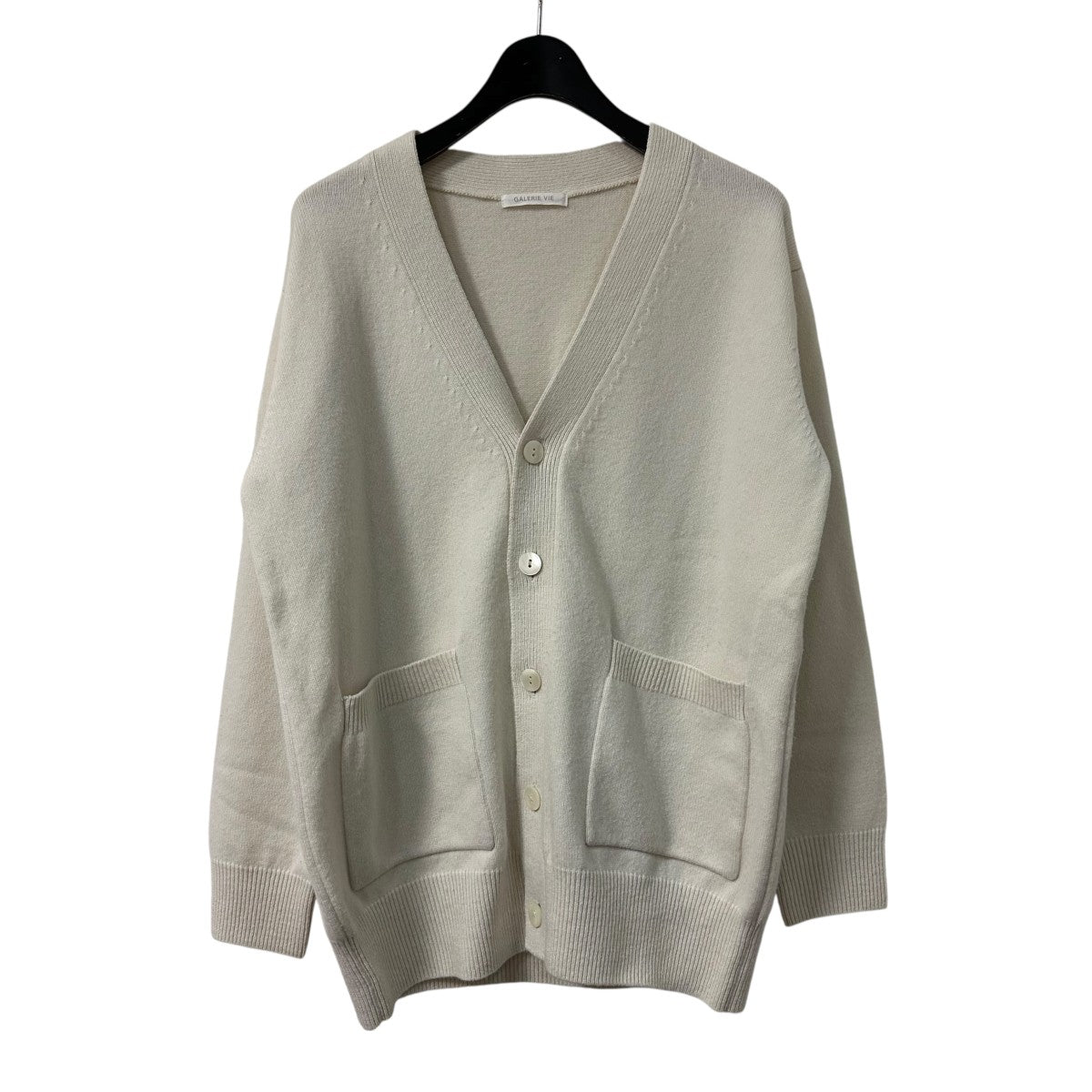 美品【ギャルリーヴィー】カーディガン エルボーパッチ ファインウール 白 F 美品【ギャルリーヴィー】カーディガン エルボーパッチ ファインウール