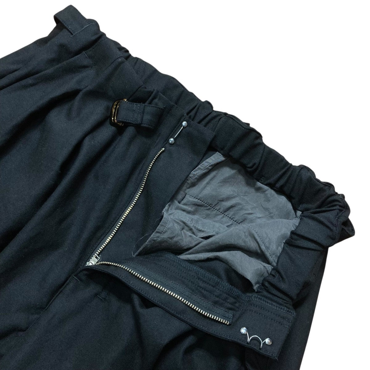 ANCELLM(アンセルム) BACKSATIN BELTLESS SLACKSスラックスANC