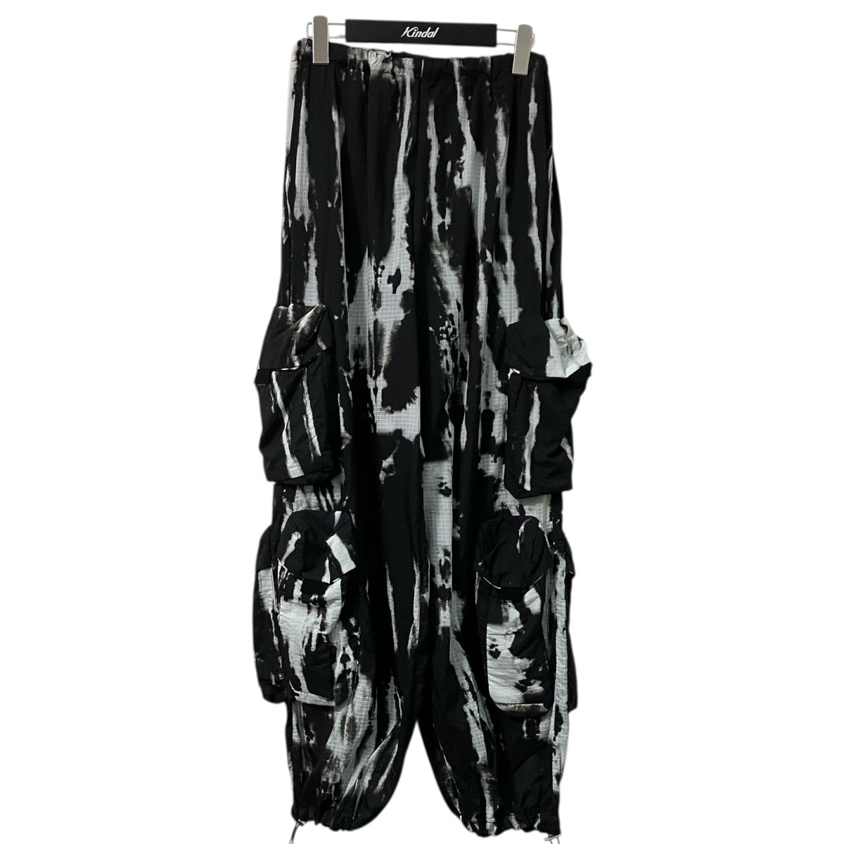 AMIRI ナイロンパンツSRPF23WPF030SMRNRP0 古着・中古-1枚目のアイテム画像