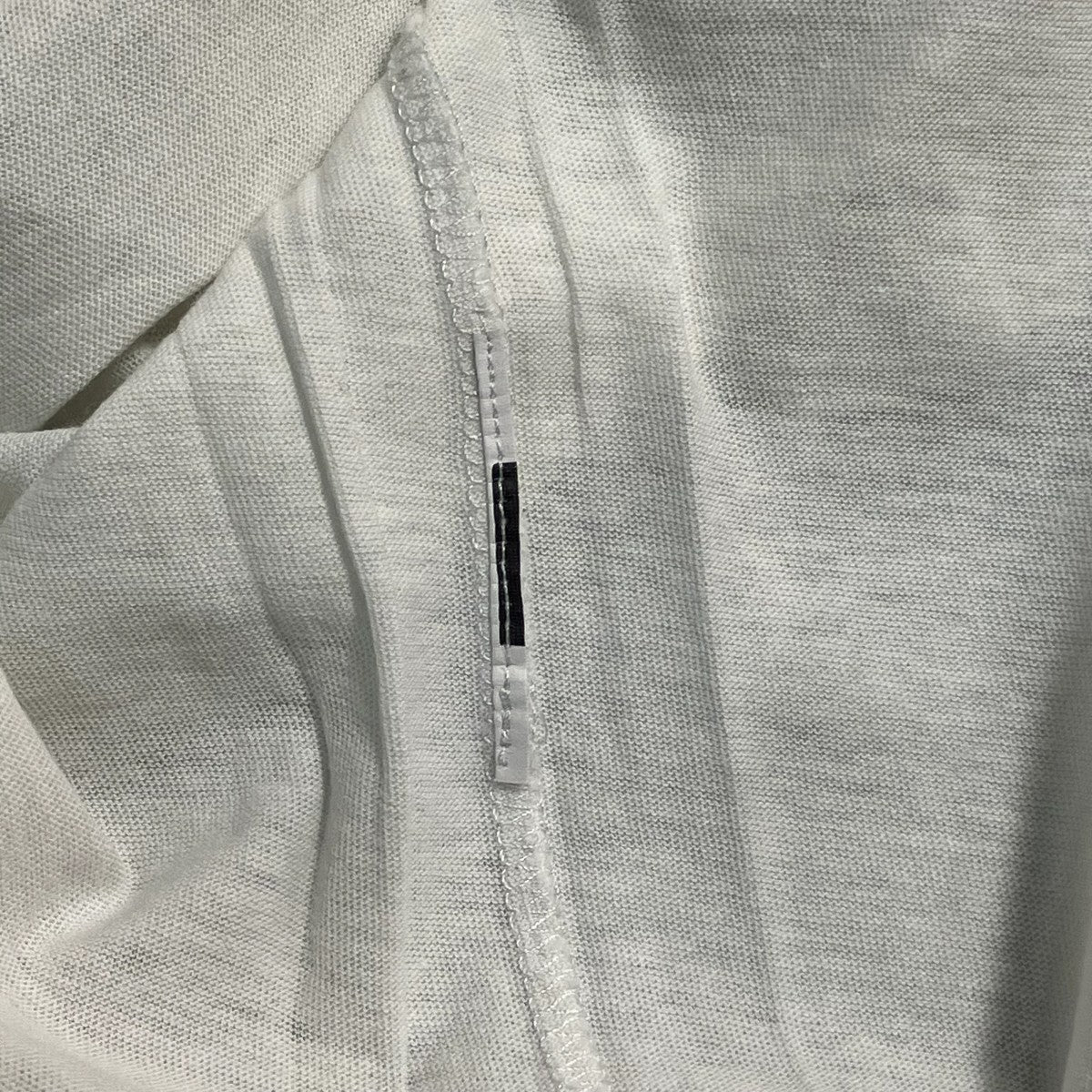 クルーネックTシャツ
