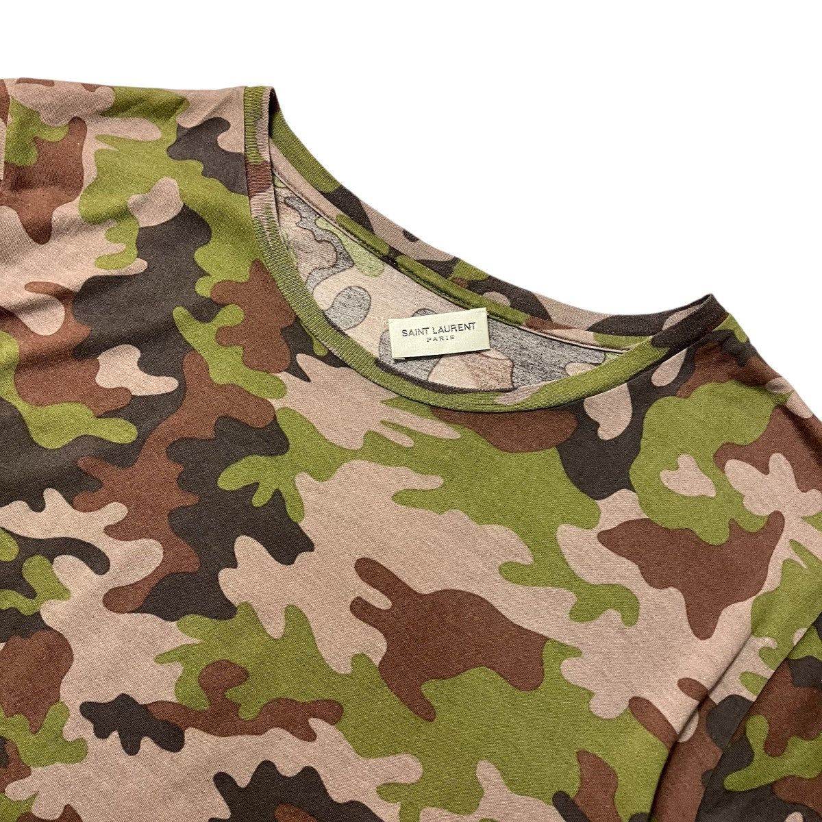 カモ柄Tシャツ