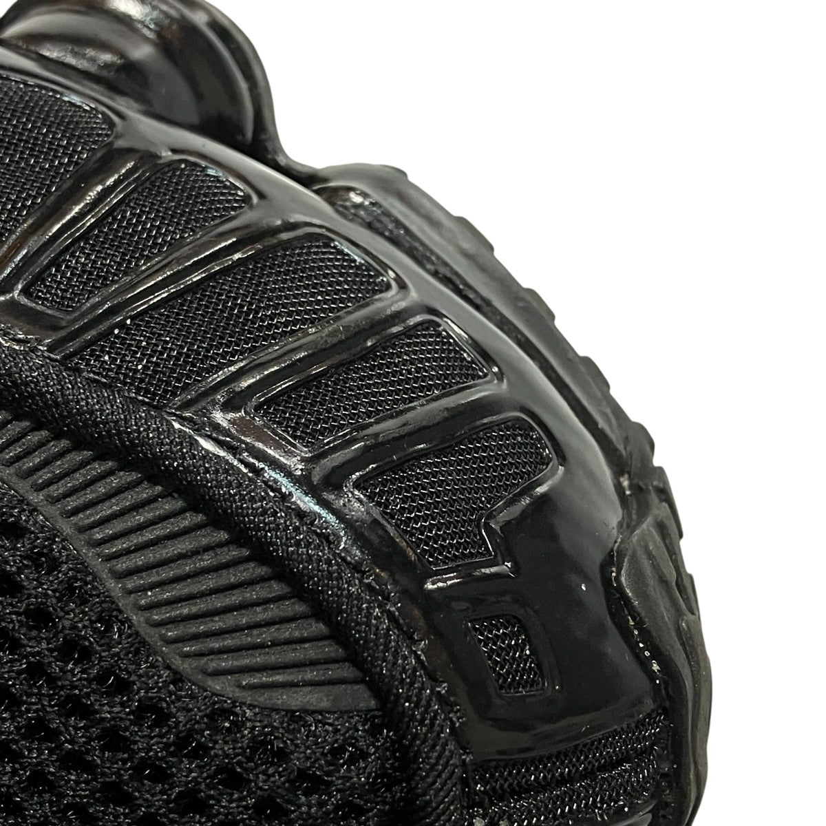 AV3595 002 Shoxローカットスニーカー