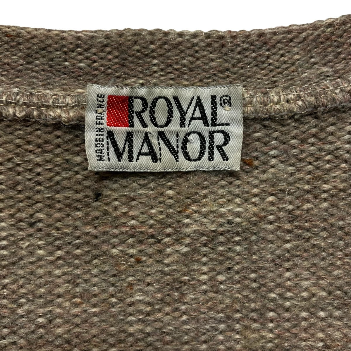 ROYAL MANOR   MADE IN FRANCEVネックニット