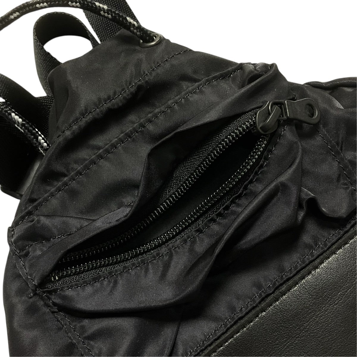 GROUND Y WRINKLED NYLON 2 WAY POUCHレザーナイロンショルダーバッグ 古着・中古-4枚目のアイテム画像
