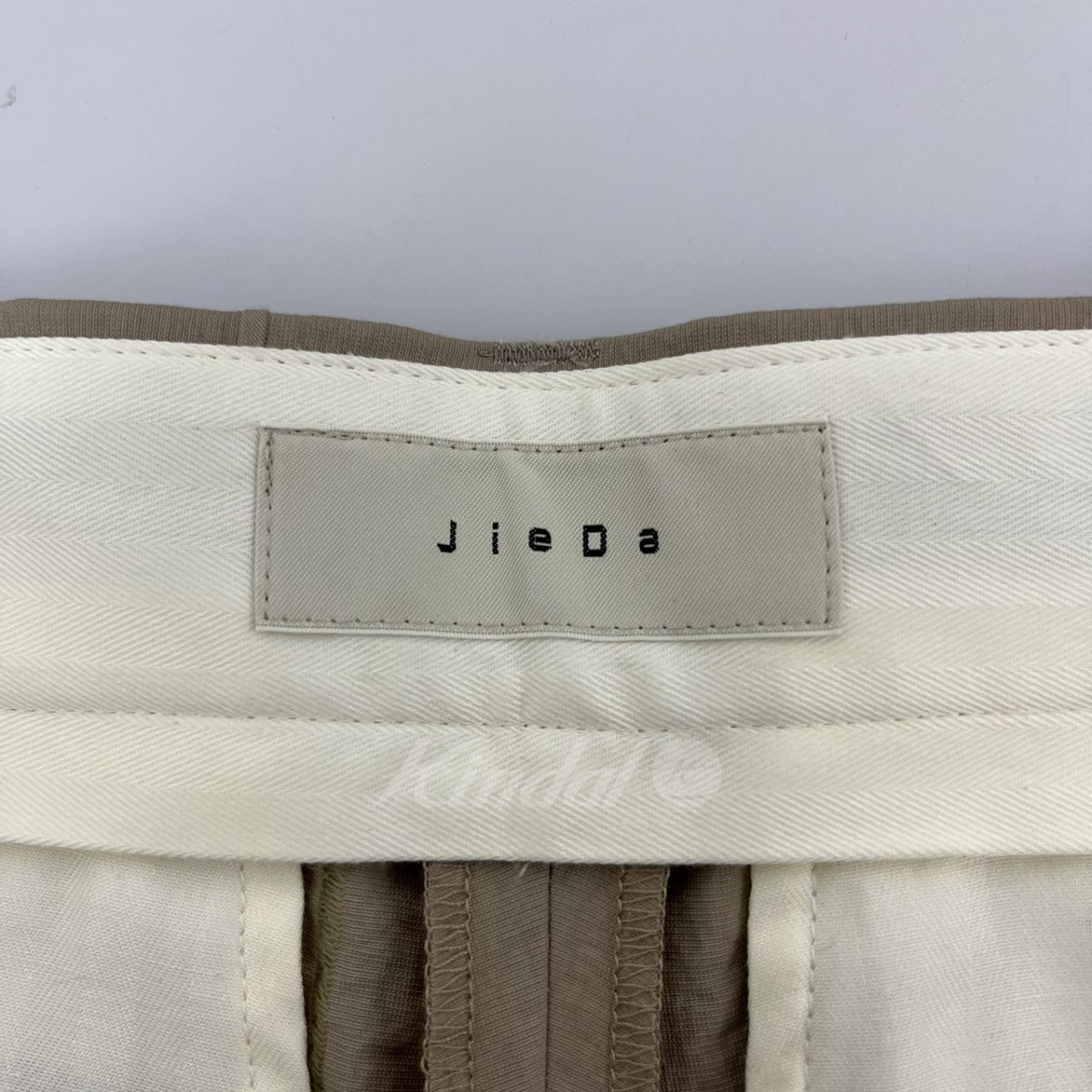 JieDa(ジエダ) TUCK FABRIC BELT SLACKS タックベルトパンツ Jie-22S-PT03-B Jie-22S-PT03-B  ベージュ サイズ 1｜【公式】カインドオルオンライン ブランド古着・中古通販【kindal】