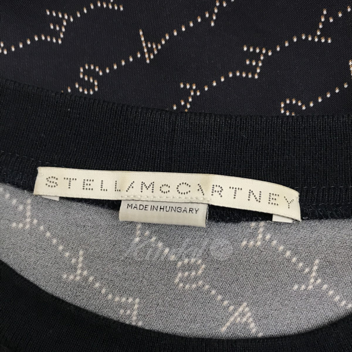 STELLA McCARTNEY(ステラマッカートニー) 総柄 ロゴ クルーネックカットソー ネイビー サイズ 36｜【公式】カインドオルオンライン  ブランド古着・中古通販【kindal】