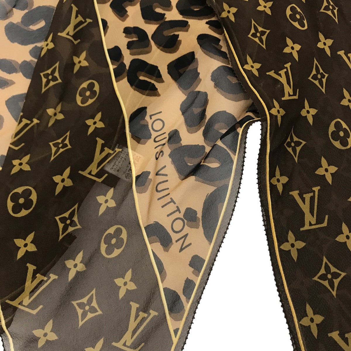 LOUIS VUITTON(ルイヴィトン) エシャルプ モノグラム レオパード シルクスカーフ M72123 M72123 ブラウン サイズ  15｜【公式】カインドオルオンライン ブランド古着・中古通販【kindal】