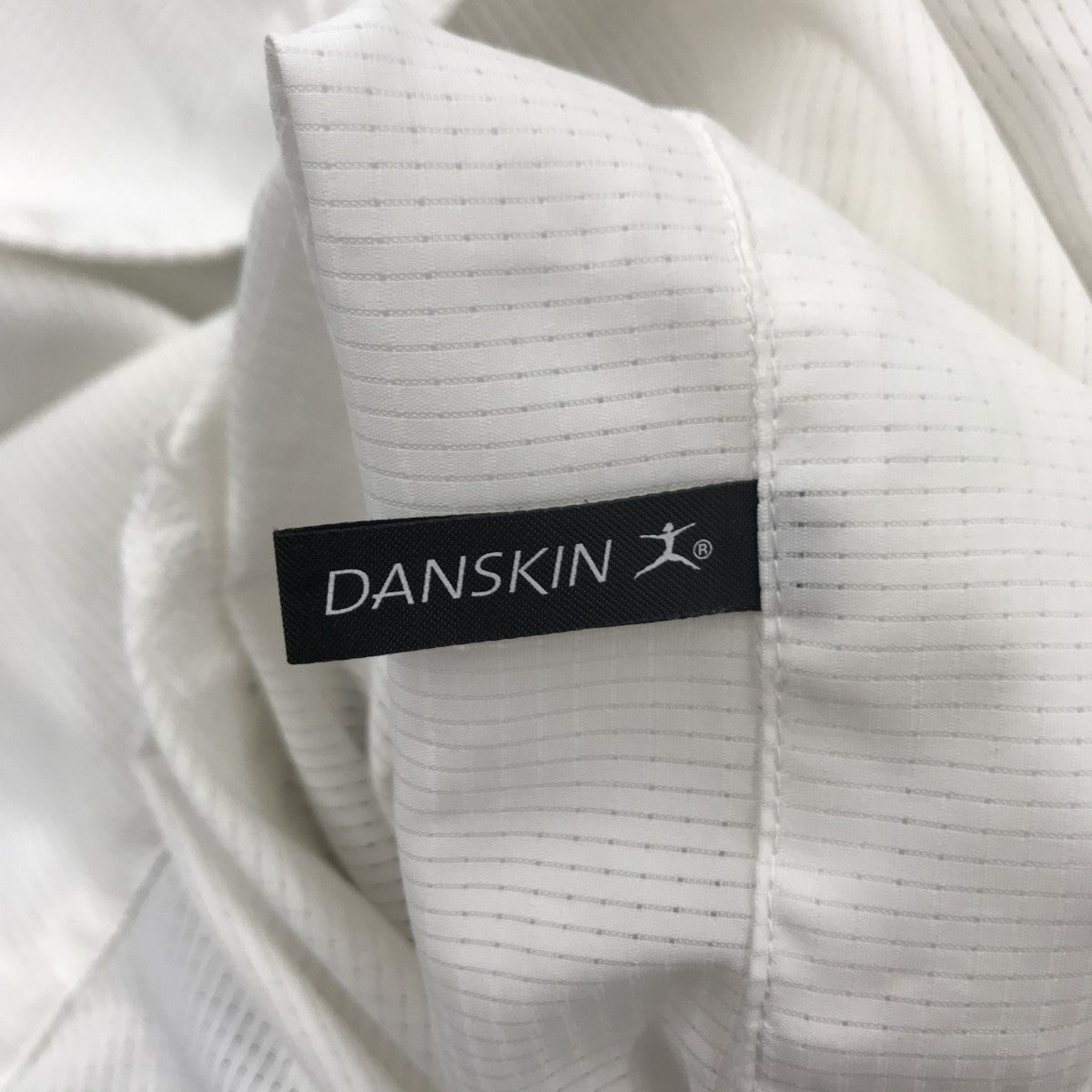 DANSKIN(ダンスキン) アレグロエアージャケット ジップ DANSKIN(ダンスキン) アレグロエアージャケット ジップ